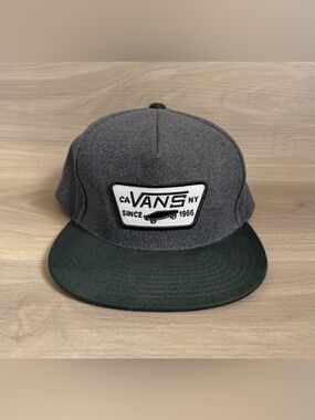 VANS Cap Hat SnapBack Dark Gray Charcoal Black
